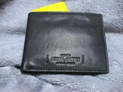 【未使用品】1984年に設立されたFOSSIL（米国）の二つ折り財布（ブラック）のサムネイル