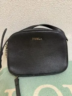FURLA ブラックレザーショルダーバッグ