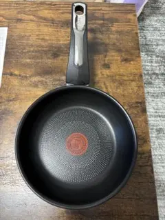 T-faL(ティファール) フライパン　チタンフォース 20cm