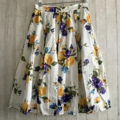 【ef-de】エフデ　ひざ丈フレアスカート　白×花柄　フェミニン　綿100％　7