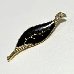 【美品】華やかなリーフモチーフ ブローチ（ブラック×ゴールド）