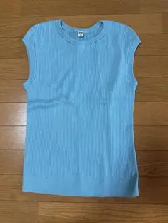 ユニクロノースリーブニット
