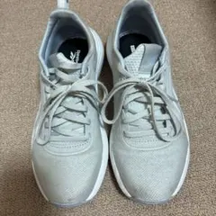 Reebok グレー スニーカー