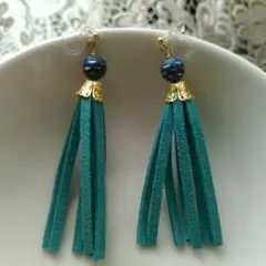 フランス製のアンティークタッセルイアリング