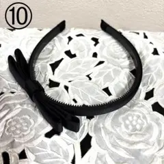 黒いリボンカチューシャ