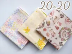 #675　四重ガーゼハンカチ✾３枚セット