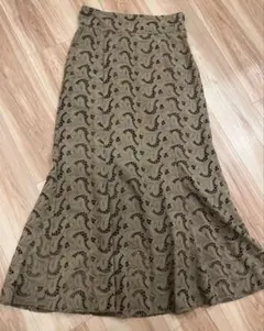 ☆値下げ☆【美品】greenlabel 38 カーキ 刺繍 ロングスカート