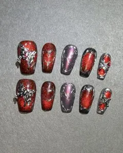 15 ネイルチップ 10個セット　ダーク系　ゴシック風　紅　マグネット
