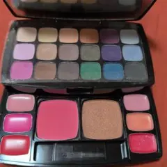 theBalm JET SETTER メイクアップキット