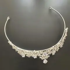 クリスタル装飾のティアラ