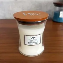 WoodWick ジャーM ホワイトティージャスミン