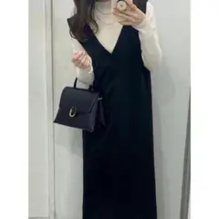 Vネックロングワンピース