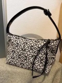 ロエベ　キュービィバッグ