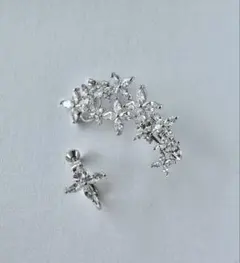 LoveTiara マーキスフラワーアシメイヤリング