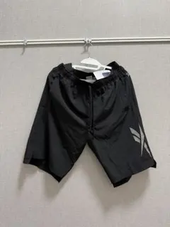 リーボック　ショートパンツ