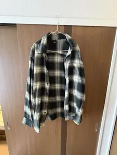 UNIQLO XLサイズ 黒と緑のチェックネルシャツ