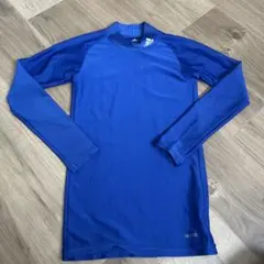 adidasアンダーシャツ