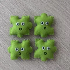 フェルトハンドメイドパズル型お守り - メルカリ