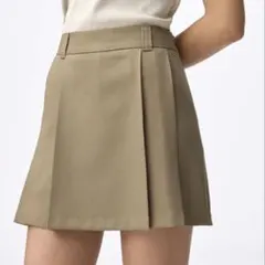 ユニクロ サイドプリーツスコートLベージュ