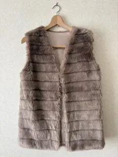 フェイクファーベスト