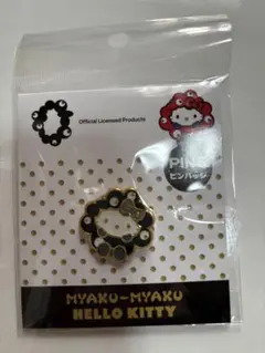 新商品　Expo 2025　ミャクミャクなりきりピンバッチ（黒）キティ