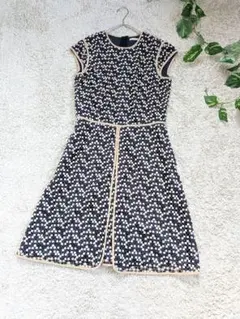 美品！エポカ ノースリーブワンピース 刺繍 カットワークワンピ 40のサムネイル