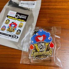 阪神×ミャクミャク　キーホルダー　リーグ優勝デザイン