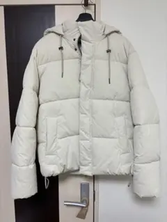 ZARA　アウター　ダウン　ベージュ　白