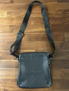 GUY LAROCHE ブラックショルダーバッグ