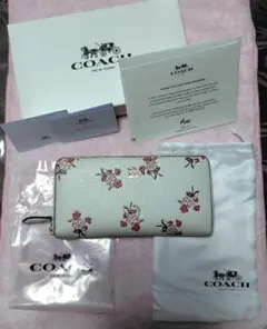 COACH 花柄 ラウンドファスナー長財布 ホワイトのサムネイル