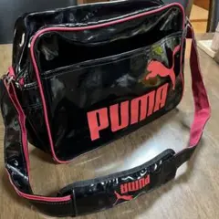 PUMA エナメルショルダーバッグ