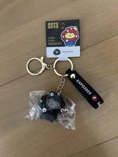 新品 大阪万博 黒ミャクミャク なりきり キーホルダー ポムポムプリン