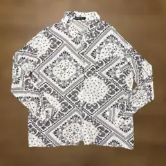 【美品】SHEIN ペイズリー柄 長袖シャツ S ホワイト/ブラックのサムネイル