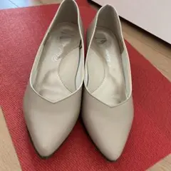 Charkies（チャーキーズ）ベージュ ポインテッドトゥ 23.0cm