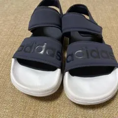 adidas ネイビー サンダル ストラップ付き
