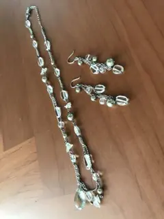 ネックレス　ピアス　セット　ビーズ　グリーン