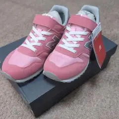 new balance スニーカー