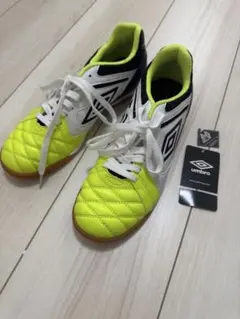 umbro サッカーシューズ 室内用　23.5cm イエロー/ホワイト/ブラック