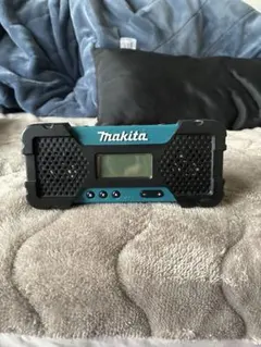 Makita MR051 ポータブルラジオのサムネイル
