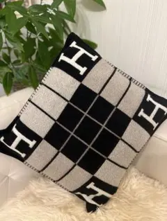 HERMES エルメス プレード ブランケット アヴァロンⅢ 黒 エクリュ 美