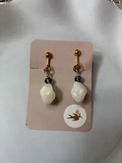 ハンドメイド ホワイトドロップ イヤリング