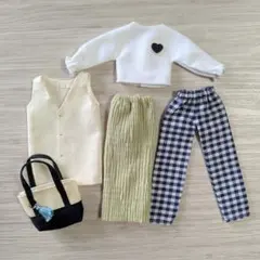 22㌢ドールサイズ服 3点セットコーデ♡ - メルカリ