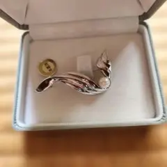 真珠館 シルバー ブローチ 波デザイン