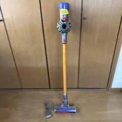 【ジャンク】Dyson V8 Fluffy 一式セット（動作確認済・パーツ取り） ジャンク】Dyson V8 Fluffy 一式セット（動作確認済・パーツ取り