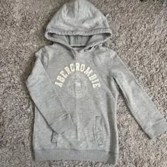 アバクロンビー＆フィッチ グレー フード付きパーカー