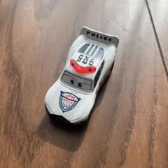 カーズトミカ　ライトニングマックイーン　パトカータイプ