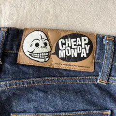CHEAP MONDAY ダークブルースリムフィットデニム