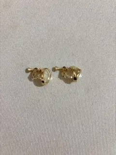 GOLDY ドロップ型イヤリング（ゴールド）