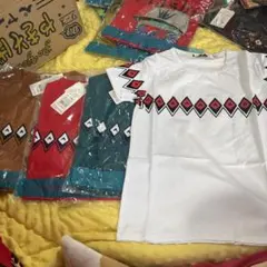 幾何学模様 Tシャツ 130cm 4つの色を選べます