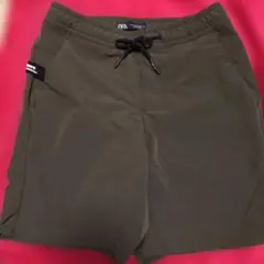 ZARA オリーブグリーン ショートパンツ M